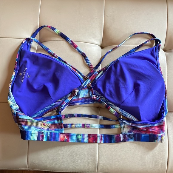 Athleta Brand Bikini top . New without tags . Sz XL adjustable. removable pads - Picture 2 of 5